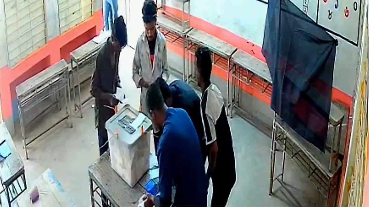 ময়মনসিংহ-১১ আসনে বুথ দখলের ঘটনা