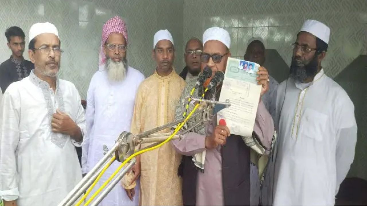 চাঁপাইনবাবগঞ্জে ঈদের দিন ইসলাম গ্রহণ করল এক পরিবার