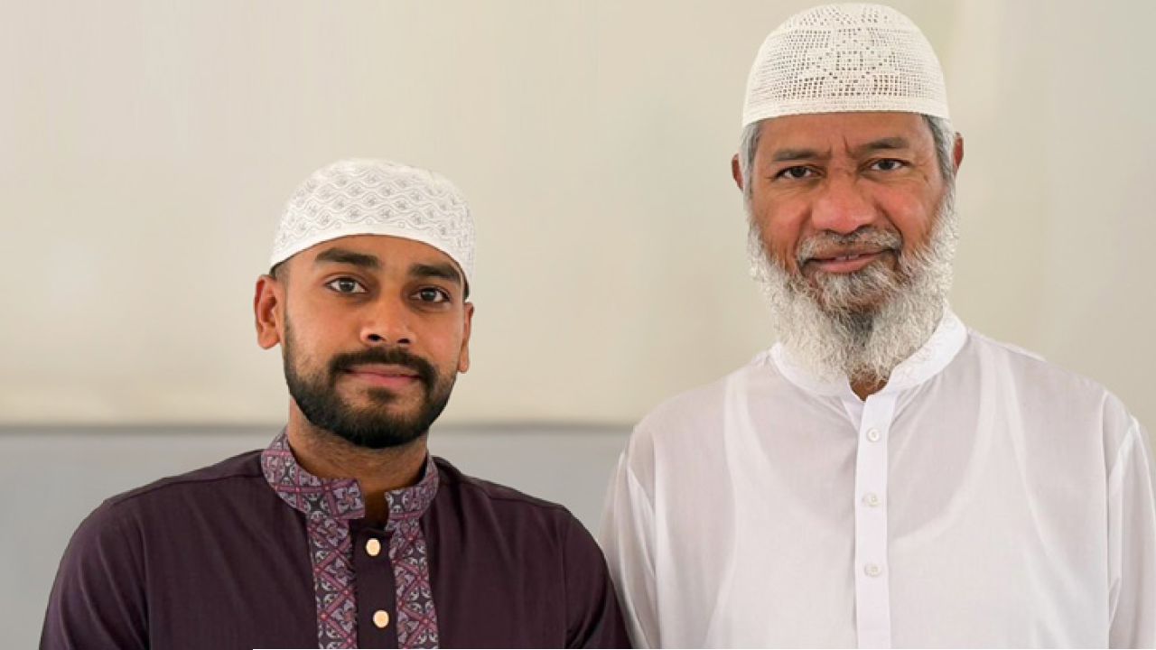 মিরাজের সঙ্গে আলাপচারিতা, ছবি শেয়ার করলেন জাকির নায়েক