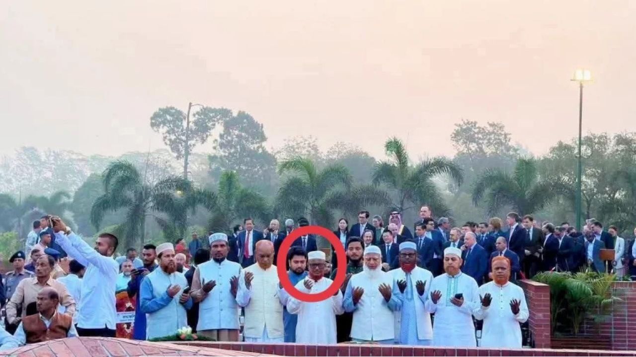 স্মৃতিসৌধে প্রোটোকল বিতর্কে নাহিদ ইসলাম দ্বিতীয় সারিতে