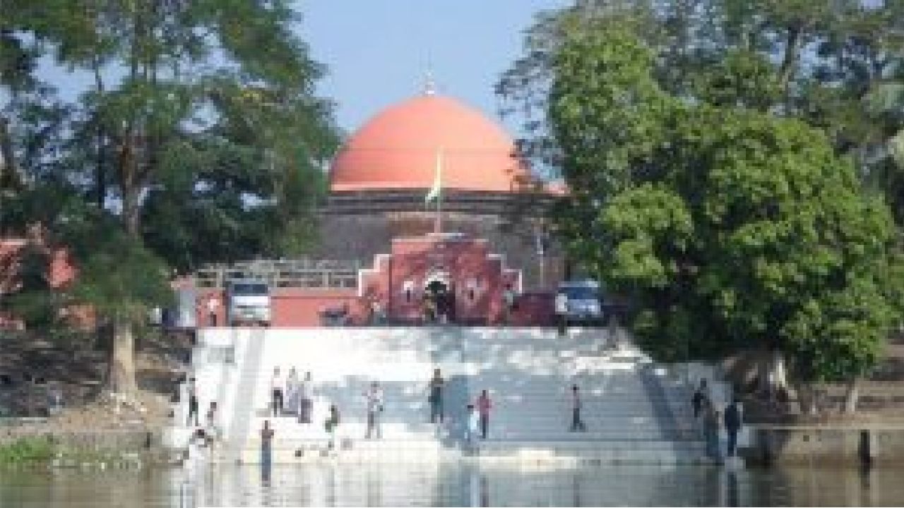 বাগেরহাটে কুমিরের মুখে কুকুরের মৃত্যু, ভিডিও ঘিরে ক্ষোভ