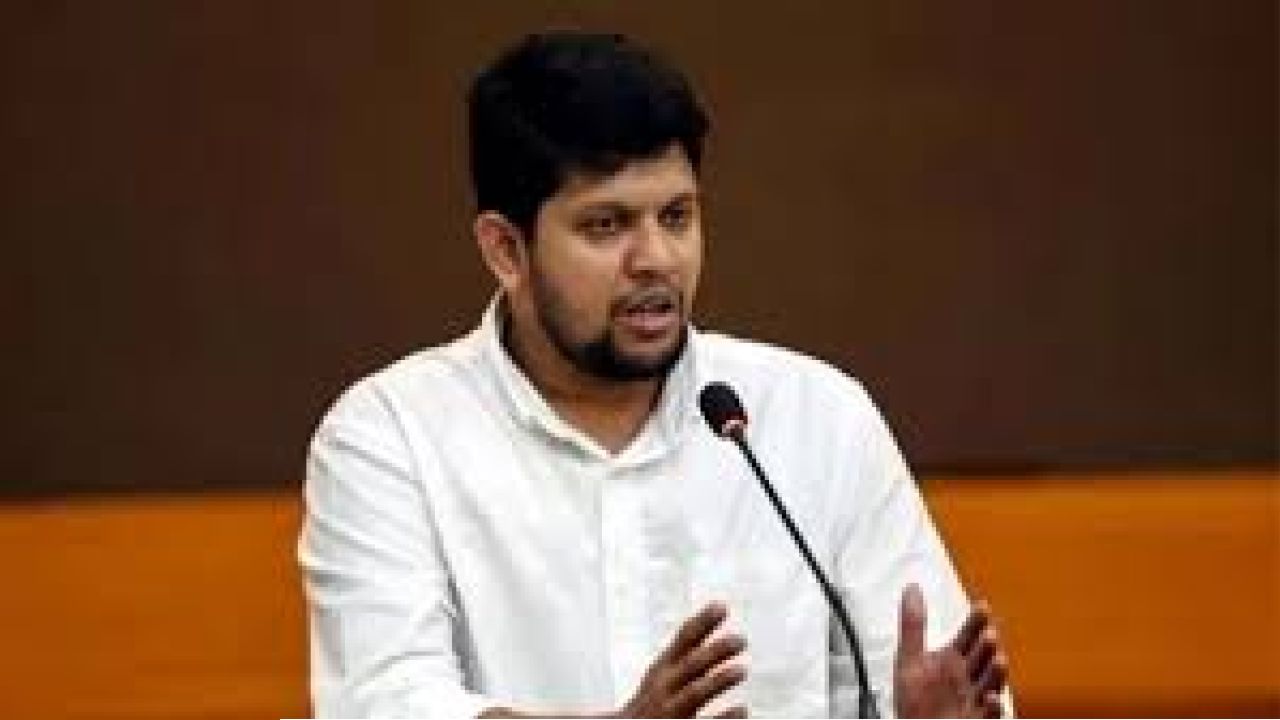 ‘রাজনৈতিক চাপে কেউ সহযোগিতা করেনি’—মাহফুজ আলম