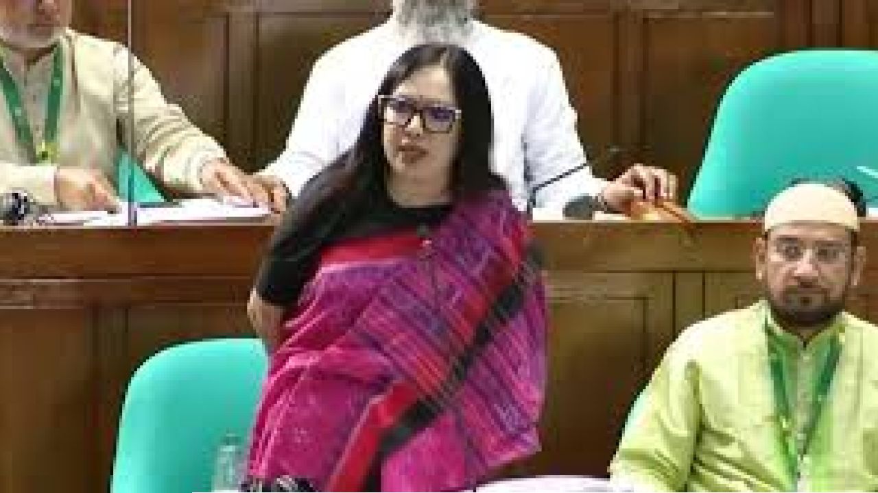 রুমিন ফারহানার বক্তব্য চলাকালে সংসদে অশোভন অঙ্গভঙ্গি নিয়ে প্রশ্ন তুললেন জামায়াত আমির