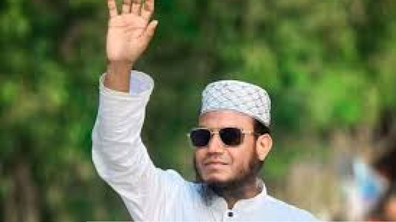 মানহানির মামলায় এমপি আমির হামজার বিরুদ্ধে পরোয়ানা জারি