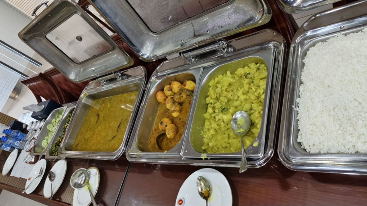 ব্যয় সংকোচনে উদাহরণ: প্রধানমন্ত্রীর খাবার বাজেট মাত্র ১৫০ টাকা