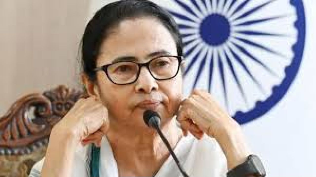 তৃণমূলে বিদ্রোহ, চেয়ারপারসন পদ থেকে ‘অপসারিত’ মমতা
