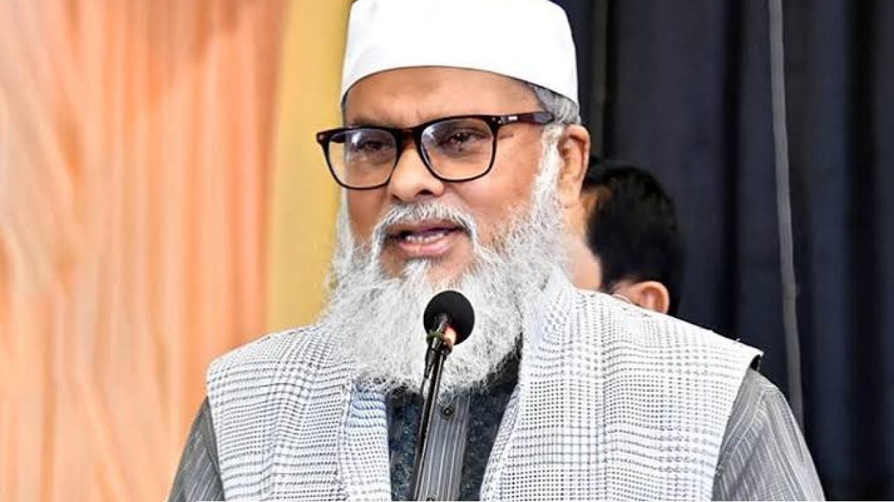 বিদেশে চিকিৎসায়  ৮২ লাখ টাকার বিল নিয়েছেন উপদেষ্টা আ ফ ম খালিদ হোসেন