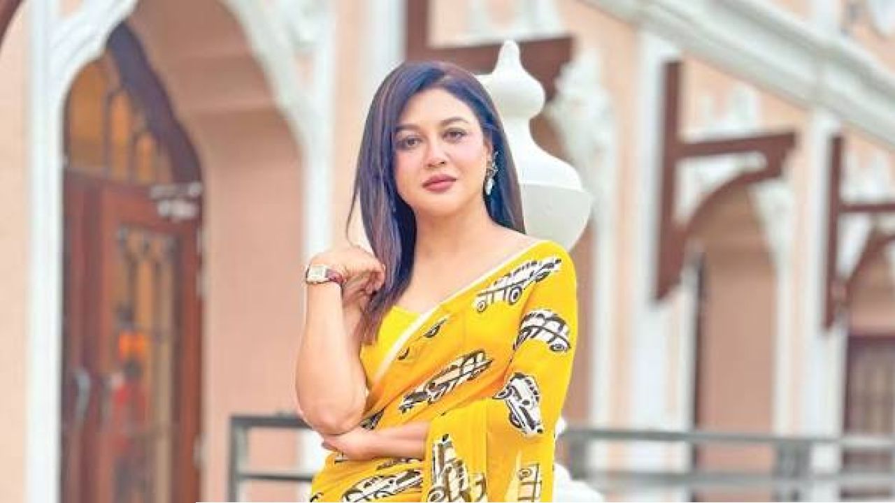 রোনালদো আমার প্রিয়, তবে মেসিকেও ভালো লাগে: জয়া আহসান