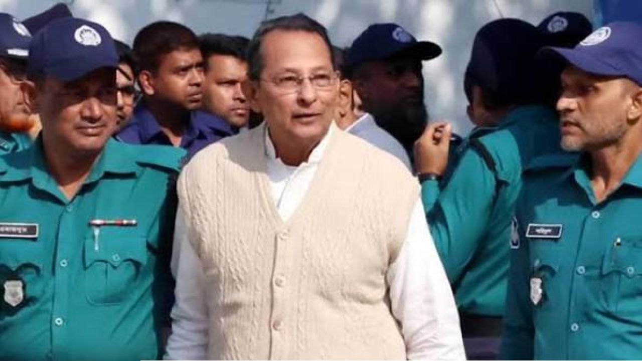 ট্রাইব্যুনালে রায় শুনে হেসে উঠলেন হাসানুল হক ইনু