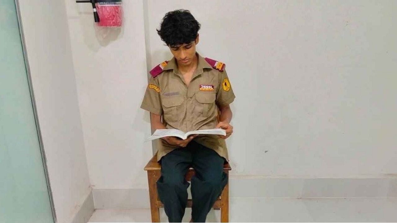 জীবনসংগ্রামের গল্প: বিকেলে বাবার দাফন, রাতে এটিএম বুথে ডিউটি, সকালে এইচএসসি পরীক্ষা