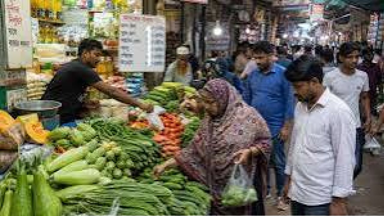 বাড়ছে স্বাস্থ্যকর খাদ্যের খরচ, চাপে নিম্ন ও মধ্যবিত্ত