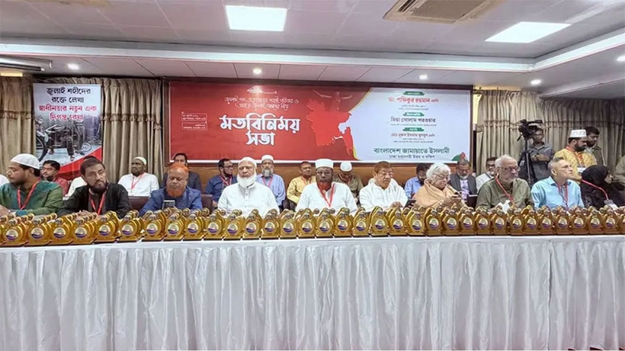 'প্রতি মুহূর্তে ফাঁসির মঞ্চের ওপরই আছি' : জামায়াত আমির